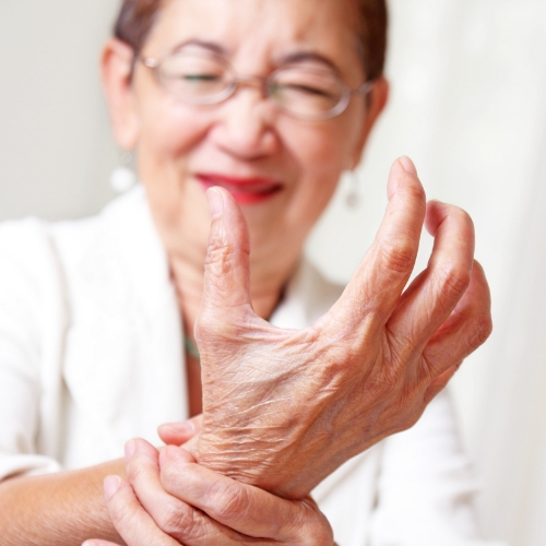 arthritis-pain-Jennifer-DC-ND-LLC-cihiropractor-chicago-il
